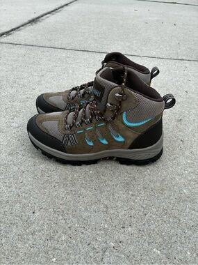 NWT Denali Brown and Blue Lace Hiking Boots Women’s Size 6 B2019931Y